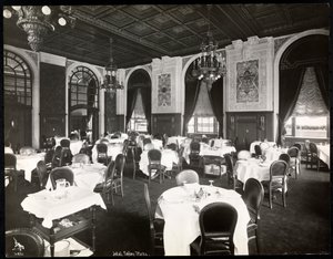 Jídelna v hotelu Copley Plaza, Boston, 1912 nebo 1913 (stříbrný želatinový tisk)